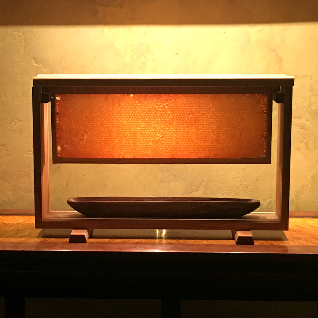 Glass Honeycomb Display - Langstroth 19" for the Hospitality Industry