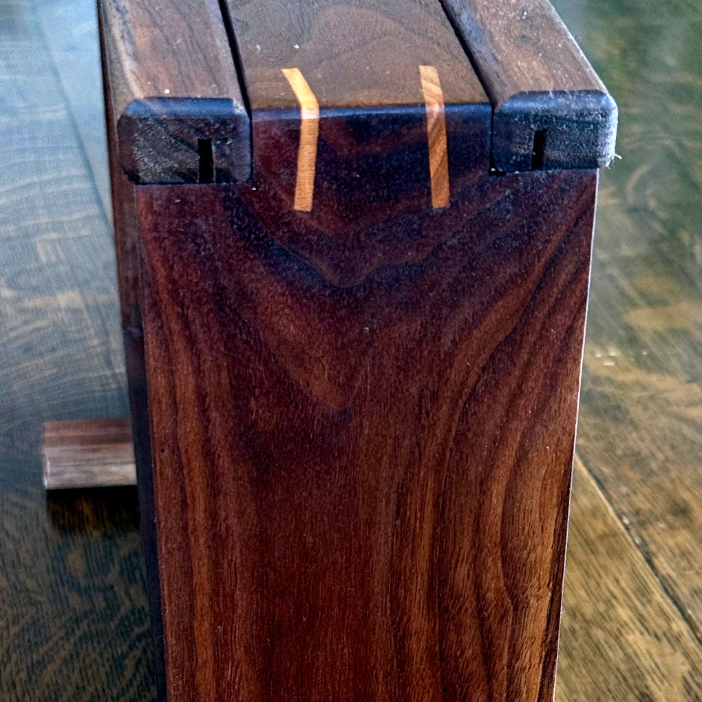 Glass Honeycomb Display - Langstroth 19" for the Hospitality Industry