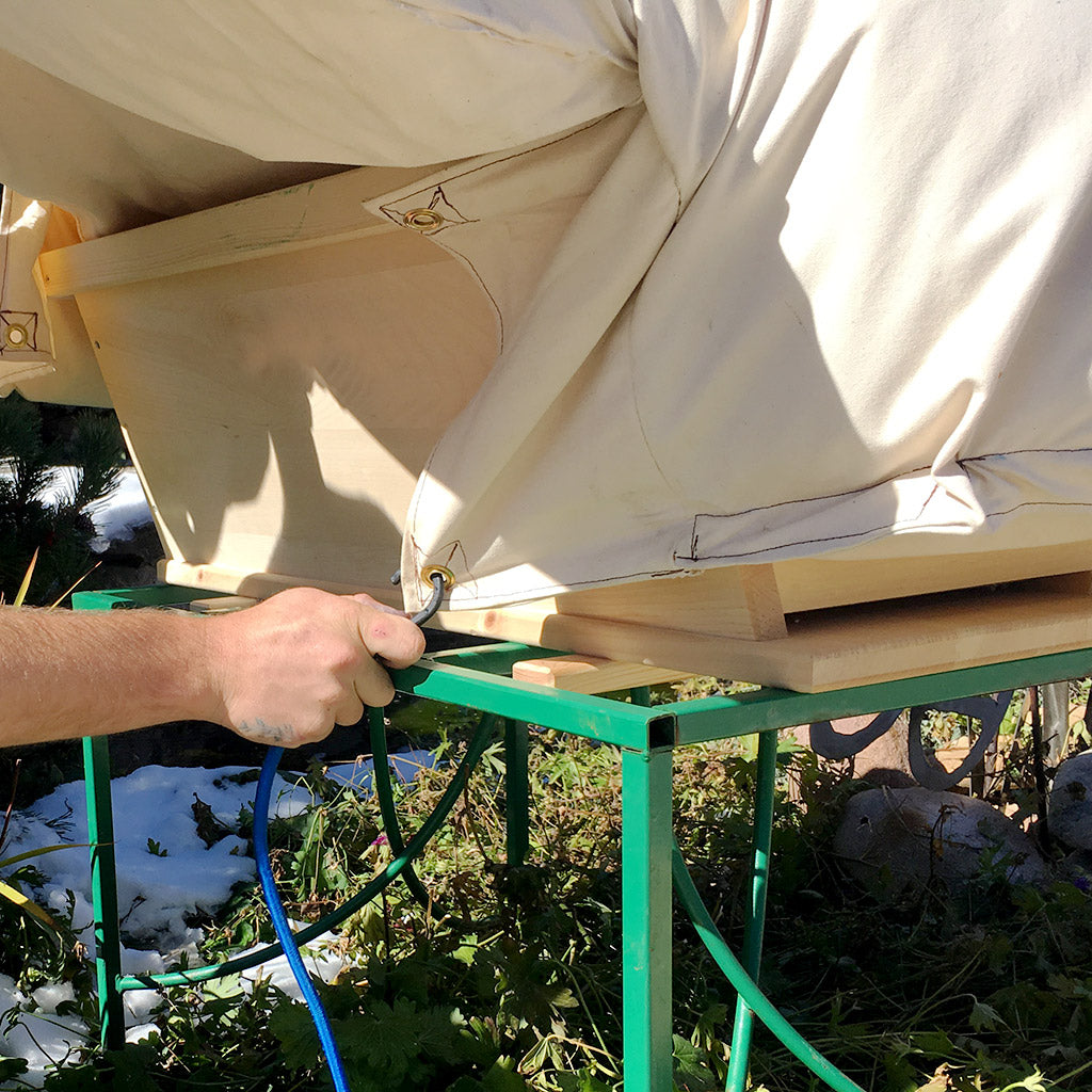 Beehive-Cozy-Cover-winterizing-bee-hive-insulation