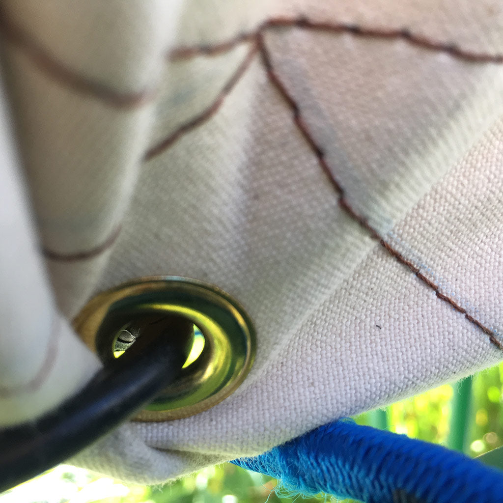 Beehive-Cozy-Cover-winterizing-bee-hive-insulation-grommet