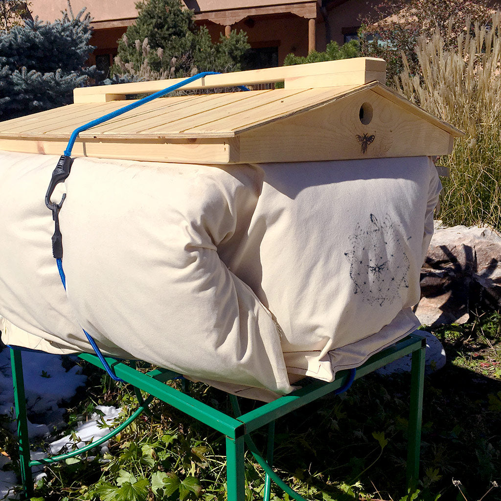 Beehive-Cozy-Cover-winterizing-bee-hive-insulation