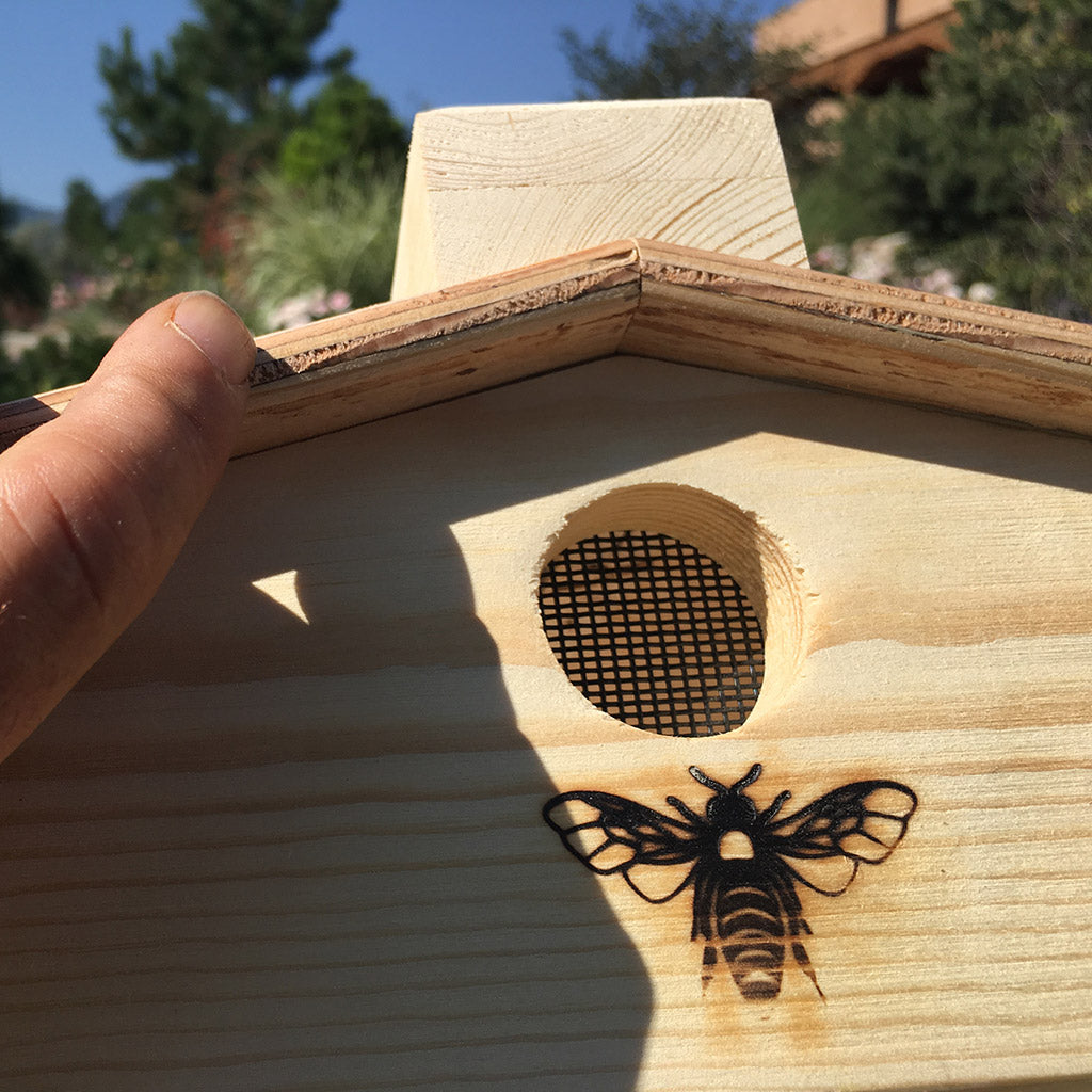 ventilated-roof-top-bar-hive-vent-ends
